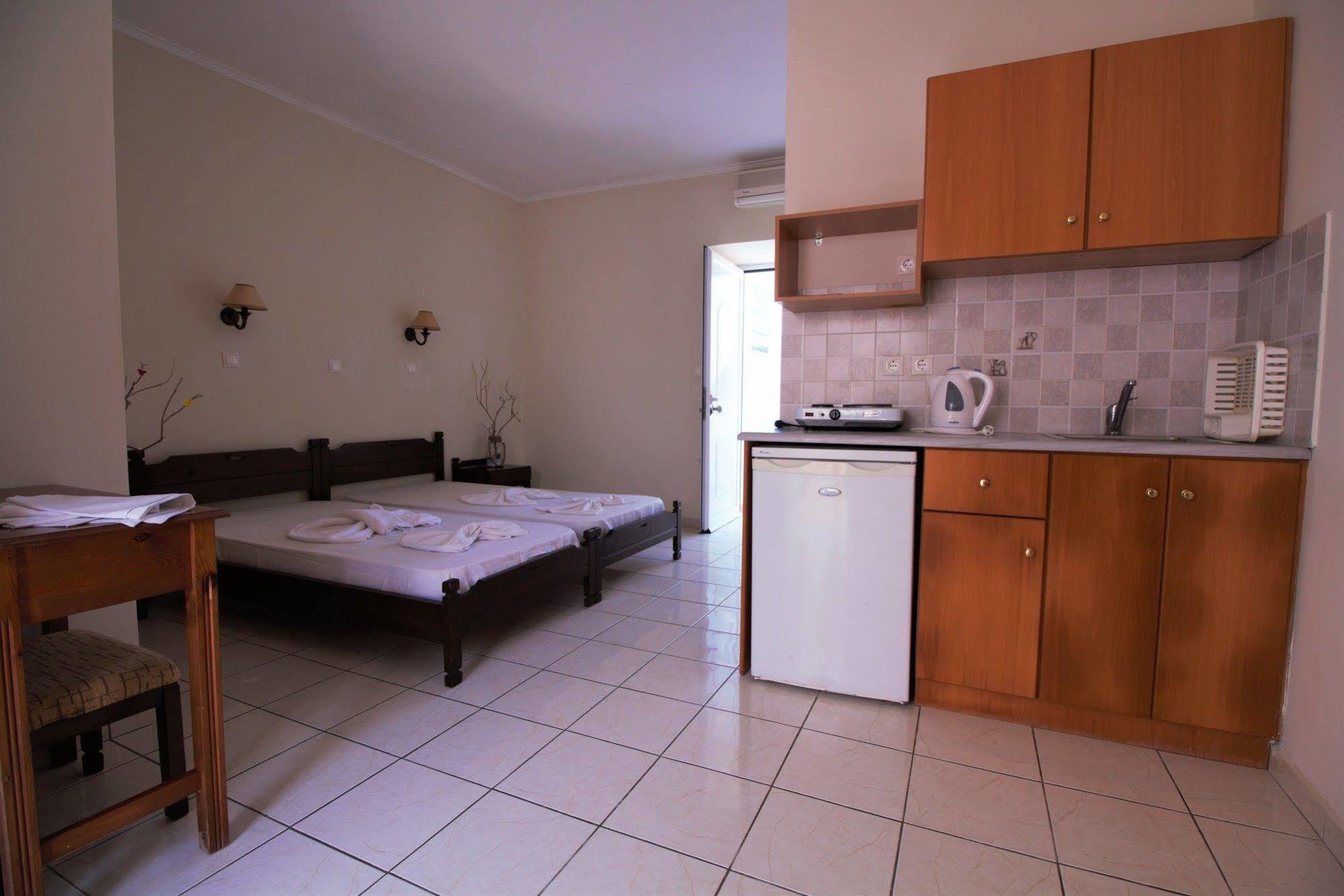 Ampavris Family Apartments Kos Town Luaran gambar