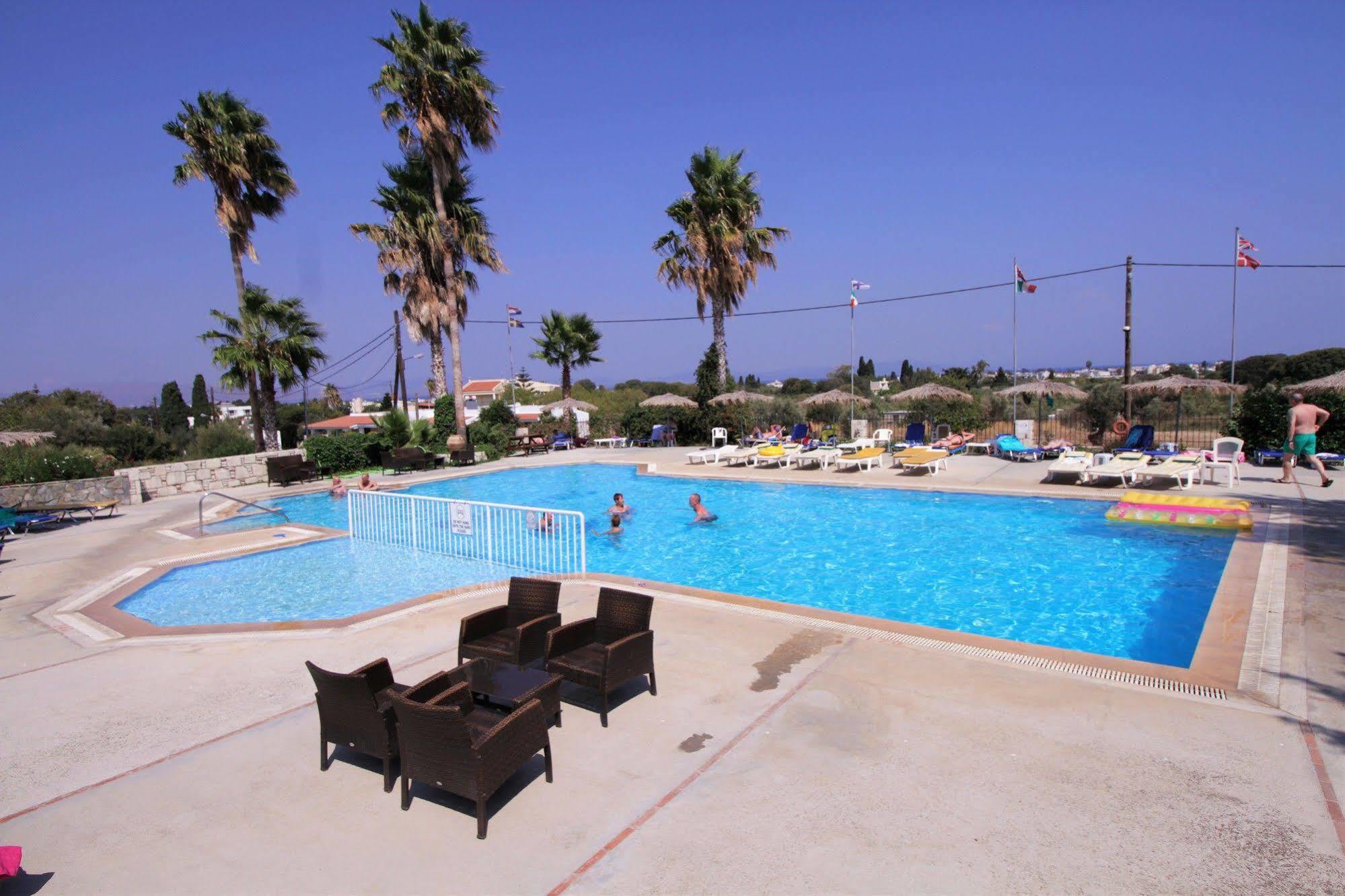 Ampavris Family Apartments Kos Town Luaran gambar